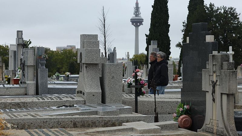Declarada Lugar de Memoria Democrática la tapia del cementerio de La Almudena, símbolo del "terror" del régimen