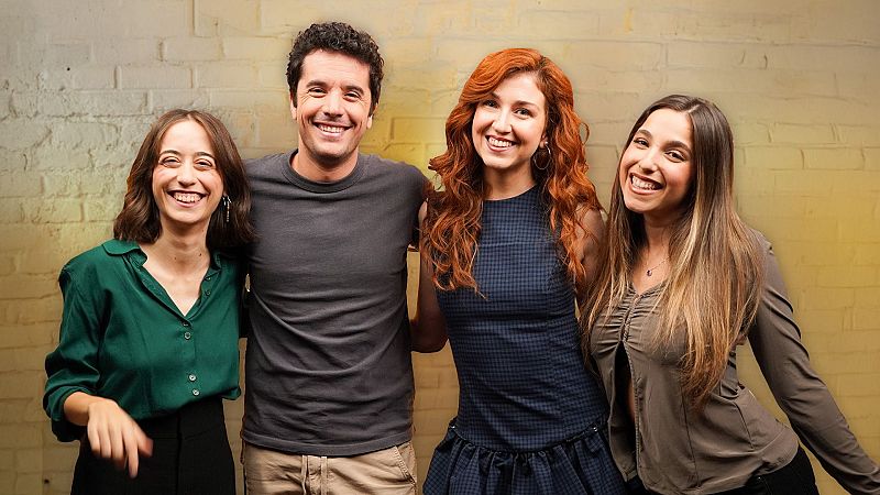 ¿Por qué los jóvenes vuelven a casarse? "Literal" explora el compromiso en tiempos de algoritmos