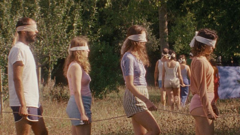 Así es 'Aro Berria': la película sobre la utopía comunitaria del movimiento obrero a finales de los 70