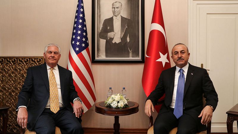 Turquía y EE.UU. "normalizan" sus relaciones tras la tensión causada por la ofensiva turca contra kurdos en Siria