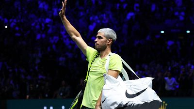 Carlos Alcaraz ve peligrar el n�mero 1 del mundo tras su prematura derrota en el Masters 1000 de Par�s-Bercy