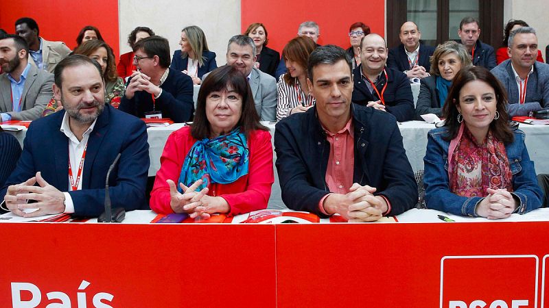 Sánchez advierte de que regenerar la democracia no es apoyar a partidos que se financian de manera "irregular"