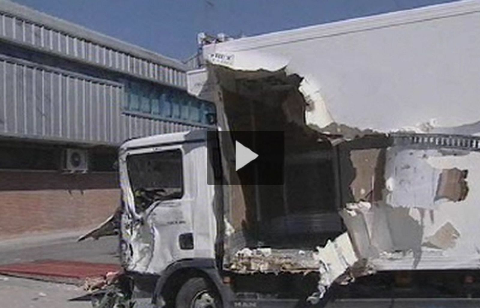 En Madrid el robo de un camión ha terminado con 7 heridos leves, 8 coches afectados,  y un detenido | Ver