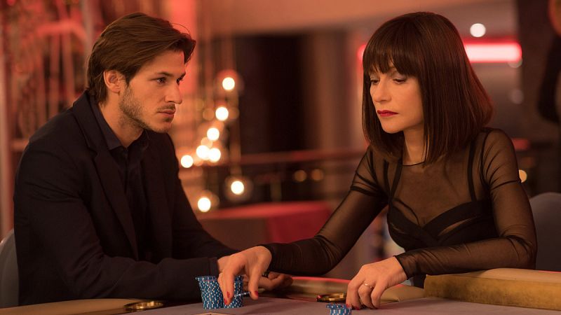 Huppert recreó su dominadora 'Eva' en una Berlinale de escritores atrapados