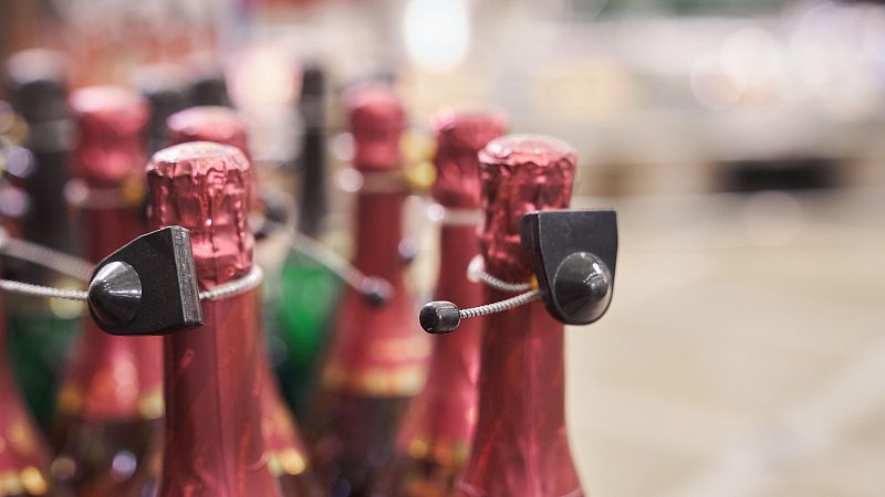 Aceite, auriculares y colonias: los comercios españoles pierden 2.817 millones en 2024 por hurtos, errores o fraudes