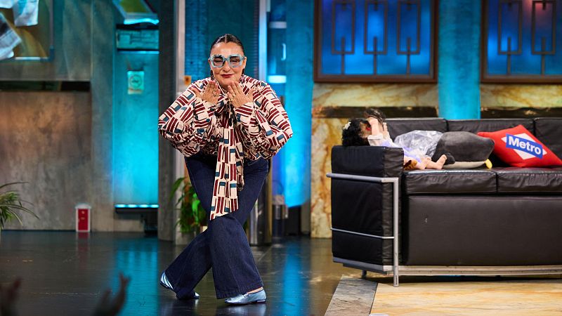 Candela Peña, reina del caos y la sinceridad, habla de las luces y sombras de ser madre soltera en La Revuelta