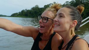 Las facetas ms desconocidas de Roco Carrasco y Anabel Dueas: entre escobillas para ganar su segundo sueldo