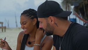 De limpiar excrementos a servir en cocinas: As son los trabajos de la primera etapa de 'Hasta el fin del mundo'