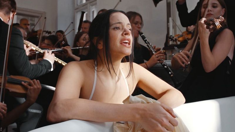 Rosalía lanza 'LUX': guía para entender esta 'sinfonía para la misa del futuro'