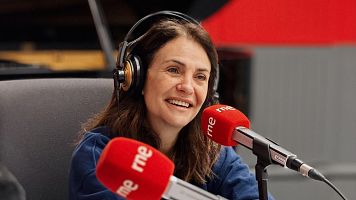 Melani Olivares interpreta a la jefa de una empresa que tiene que despedir a una de sus amigas.