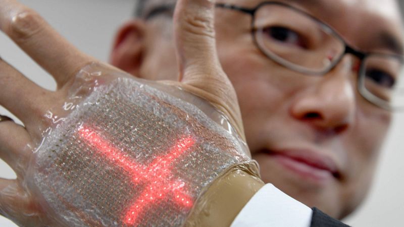 La Universidad de Tokio crea una pantalla LED que puede adherirse a la piel