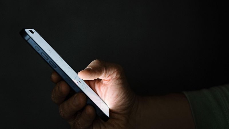 Cuntas horas al da pasas con el telfono mvil? Participa en nuestra encuesta