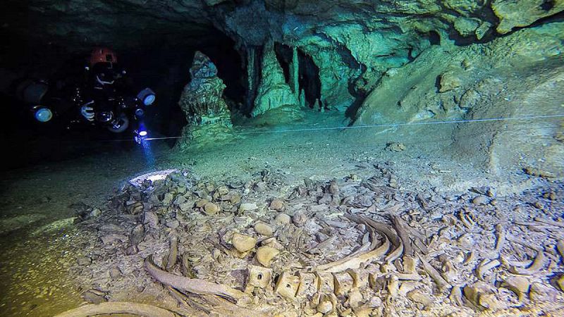 Descubren un centro de peregrinación maya en el sistema de cavernas inundadas más grande del mundo