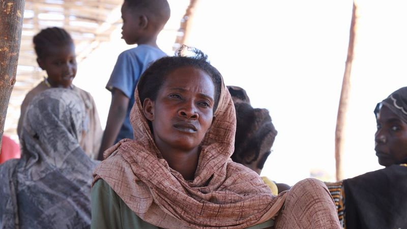 Retrato de una mujer sudanesa deplazada interna por la guerra