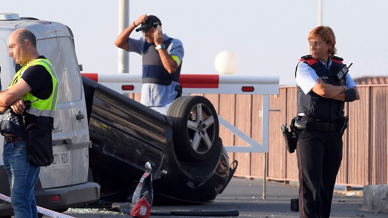 Detenidas tres personas por su presunta vinculaci�n con los terroristas de los atentados de Catalu�a