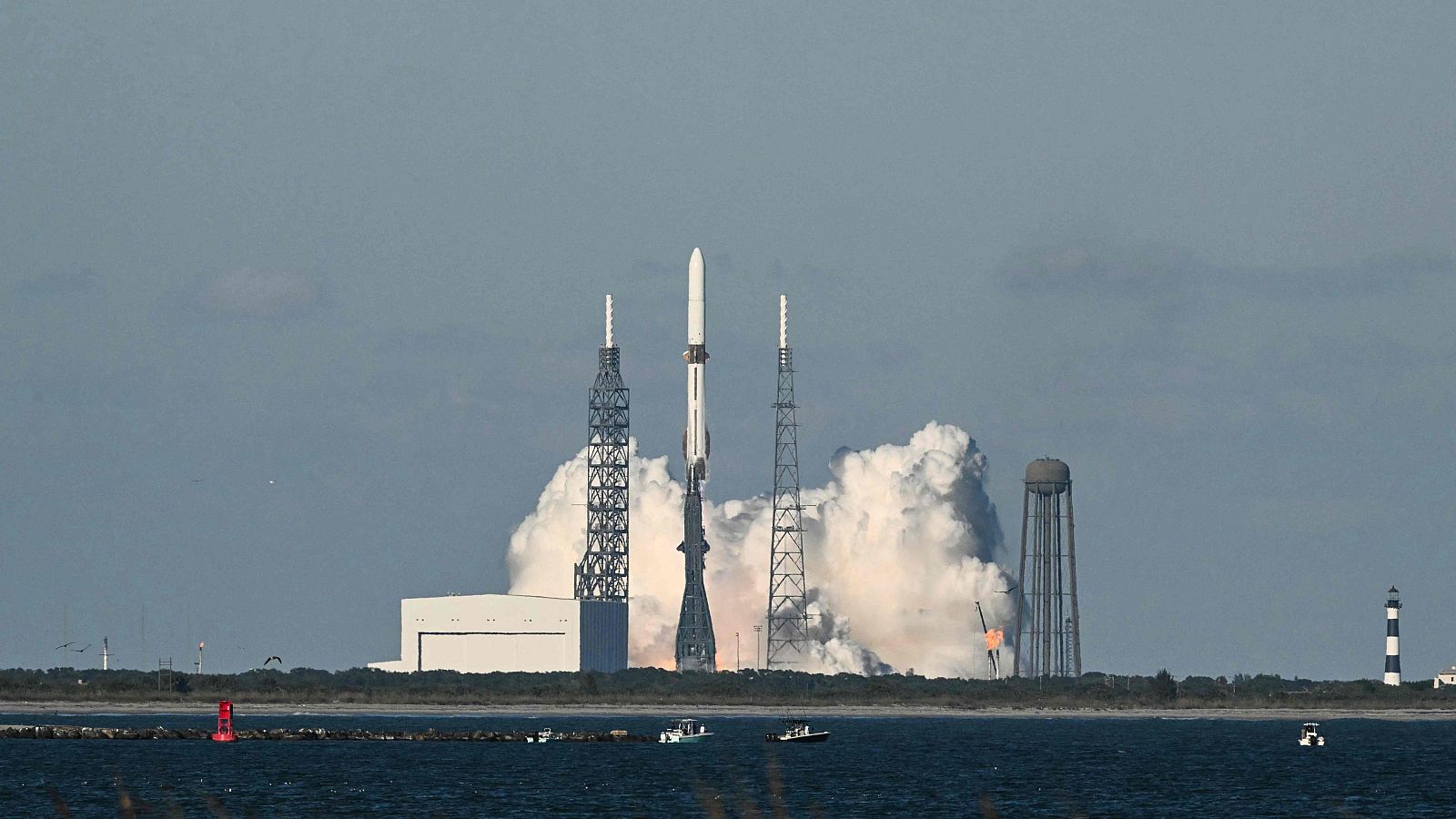 Parece un despegue más, pero no lo es. Este es un golpe sobre la mesa de la carrera espacial.