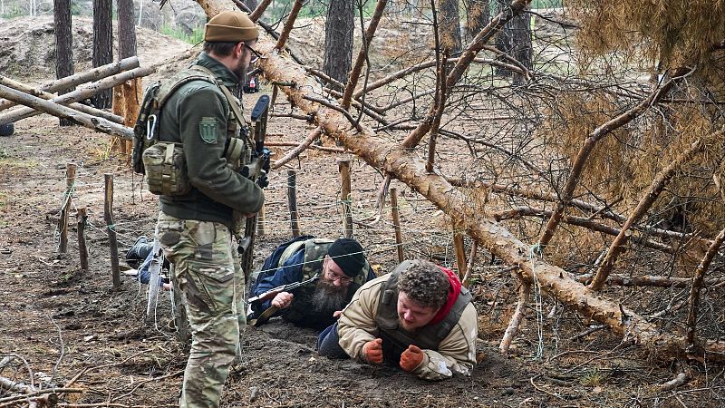 Guerra Ucrania - Rusia, resumen del 16 de noviembre de 2025 | Ucrania ataca una de las mayores refineras de petrleo de Rusia