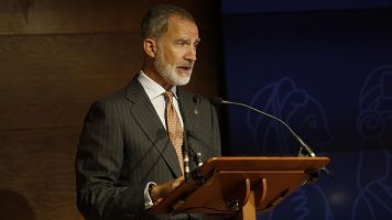 Felipe VI entrega el Toisn de Oro a la reina Sofa y polticos de la transicin