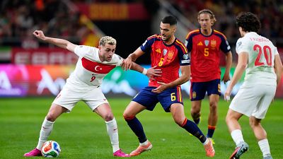 España sella su clasificación para el Mundial, pero Turquía frena su inercia ganadora en Sevilla