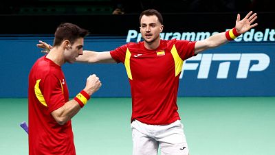 Granollers y Pedro Mart�nez vuelven a ponerse la capa de h�roes para meter a Espa�a en la final de la Copa Davis