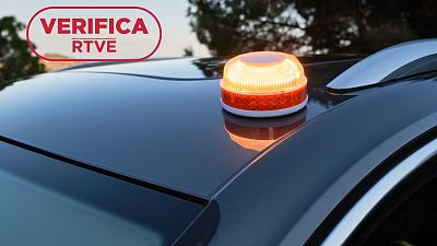 Las balizas V16 no te van a tener vigilado: as funciona el nuevo dispositivo de la DGT