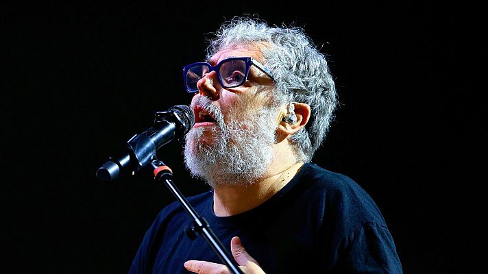 Ivn Ferreiro durante un concierto del Vive Latino de Zaragoza 2025.