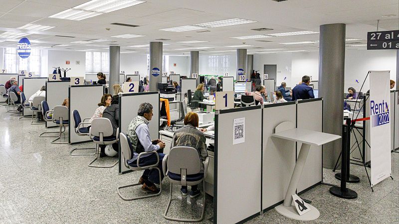 Termina sin acuerdo la reunión entre Gobierno y sindicatos para pactar un aumento salarial para los funcionarios