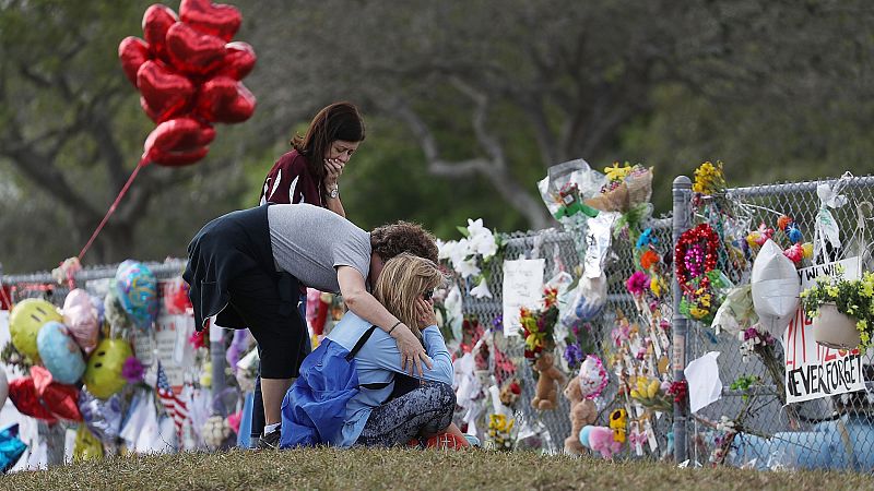 El policía que vigilaba el instituto de Parkland no entró para detener al agresor