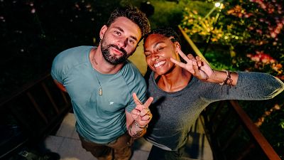 J. Kbello y Nia en su paso por Ecuador