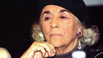 Cronolog�a de la reina de las nieves: Carmen Mart�n Gaite