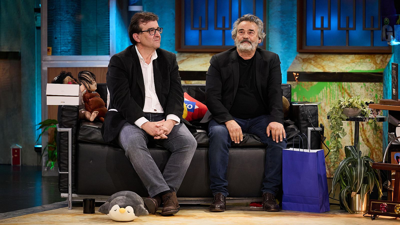 La Revuelta - Javier Cercas, Eduard Fernández y Merche García (27/11/2025) | Ver programa | Ver