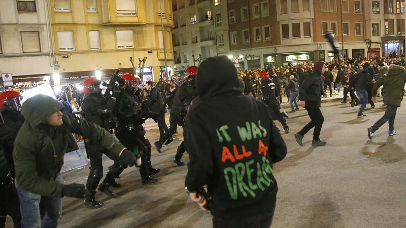 Quedan en libertad con cargos los nueve detenidos en los incidentes acaecidos antes del Athletic-Spartak