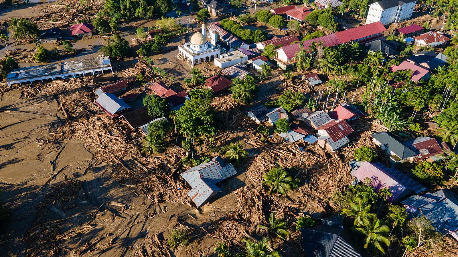 Centenares de muertos por las inundaciones en el sudeste asiático | Ver