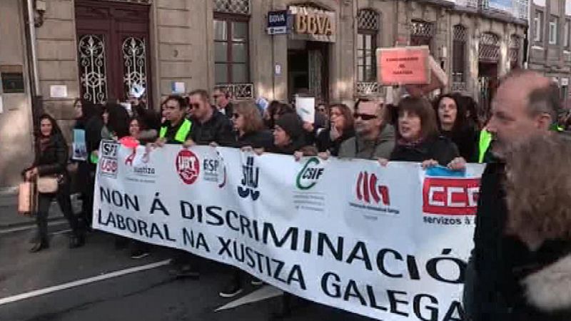 Los funcionarios de Justicia piden en Santiago de Compostela la "igualdad" laboral y salarial