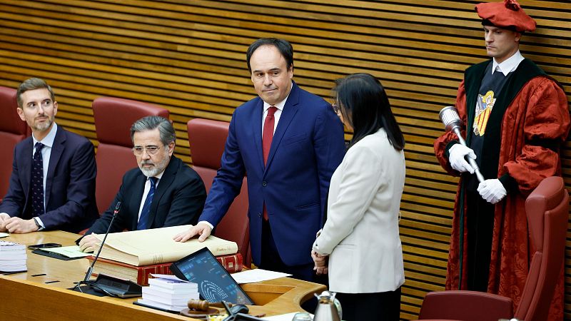 Pérez Llorca pide perdón a las víctimas de la dana en su toma de posesión como president y llama a la "reconciliación"