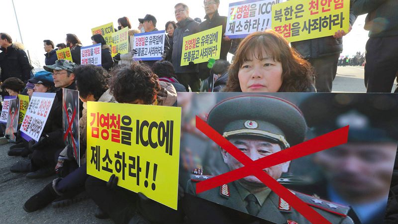 Protestas a la llegada de la delegación norcoreana que asistirá a la clausura de Pyeongchang 2018