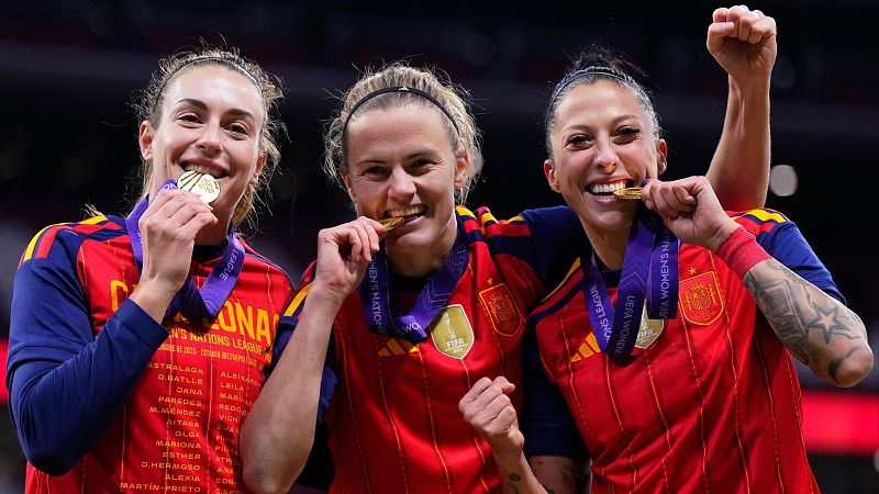 Una noche m�gica en el Metropolitano: de la emoci�n de Jenni Hermoso y Alexia Putellas a la euforia de las goleadoras