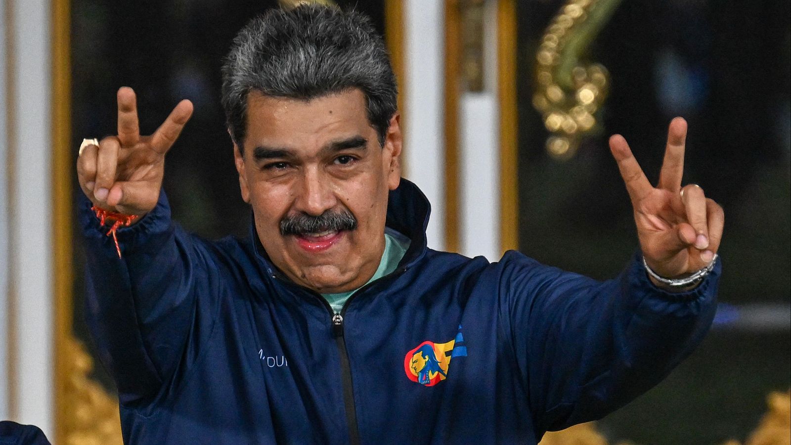 EE.UU. califica a Maduro como "terrorista" en pleno despliegue militar en el Caribe | Ver ahora