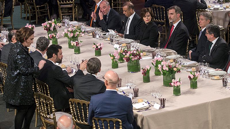 El rey llama a la "cooperación institucional" como "evidencia del éxito" para consolidar el MWC en Barcelona