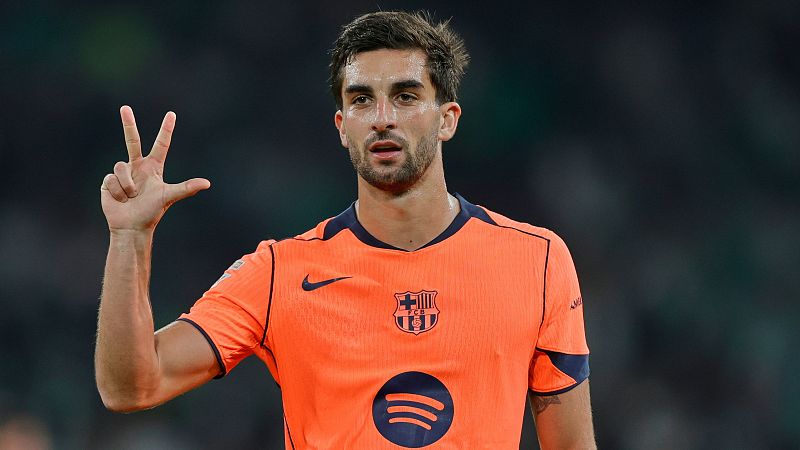 Ferran Torres arrolla a un Betis bajo en defensas y el Barcelona consolida su liderato en la Liga