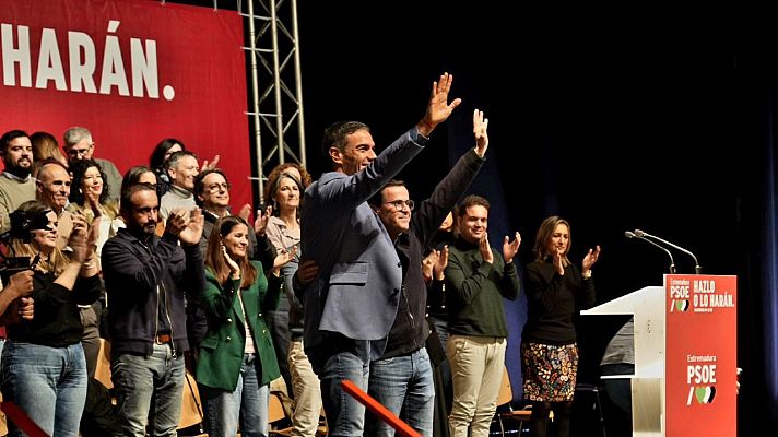 El presidente del Gobierno, Pedro S�nchez, y el candidato socialista a la Junta de Extremadura, Miguel �ngel Gallardo