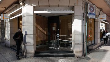 Libertad con medidas cautelares para el anestesista de Alzira.