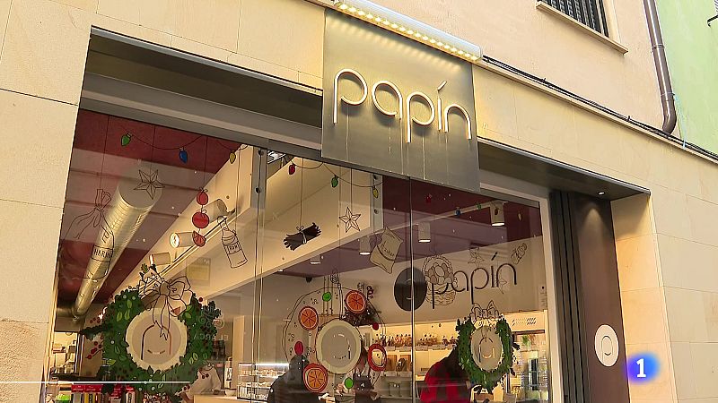 Alba �lvarez, la ilustradora que viste los comercios de Logro�o