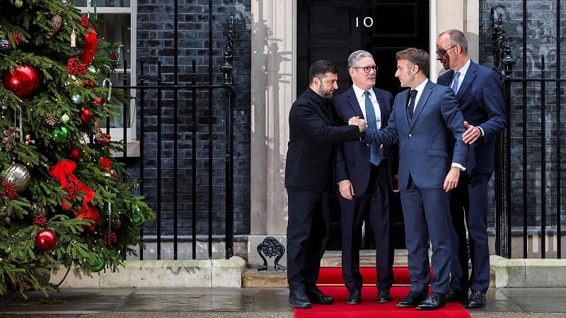 La reuni�n con Starmer, Macron y Merz deja "avances hacia la paz" seg�n Zelenski, pero remarca que no ceder� territorio