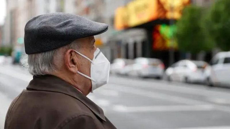 Mascareta obligatòria a hospitals i residències per l'alerta de grip a Catalunya