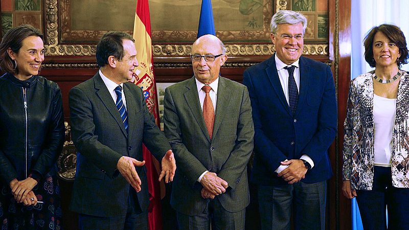 Hacienda aprobará por decreto ley que los ayuntamientos gasten el superávit de 2017