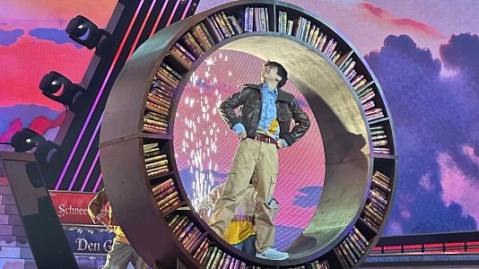 Gonzalo Pinillos, sobre el escenario del Pabell�n de Gimnasia de Tiflis