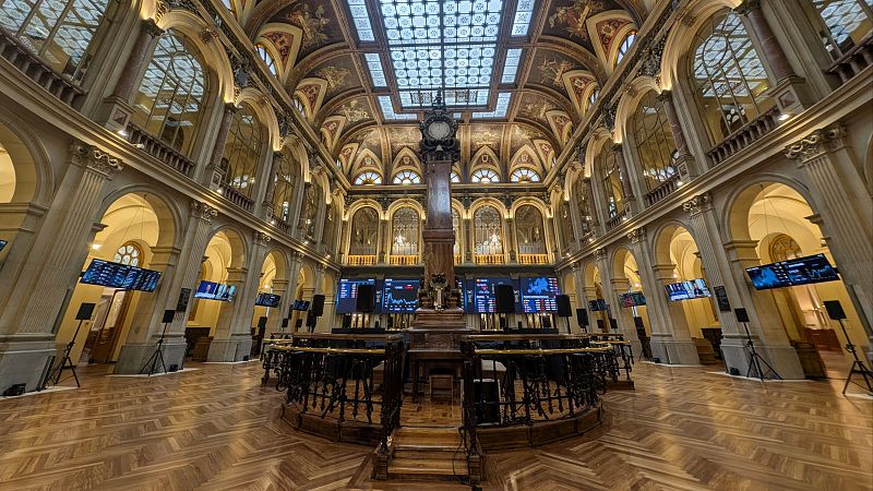 El Ibex 35 cierra en su máximo histórico por segunda vez en una semana y supera los 16.760 puntos