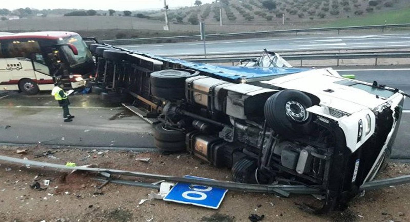 Aplazado el Ríos Renovables-Jaén tras el accidente del autobús del equipo zaragozano | Ver
