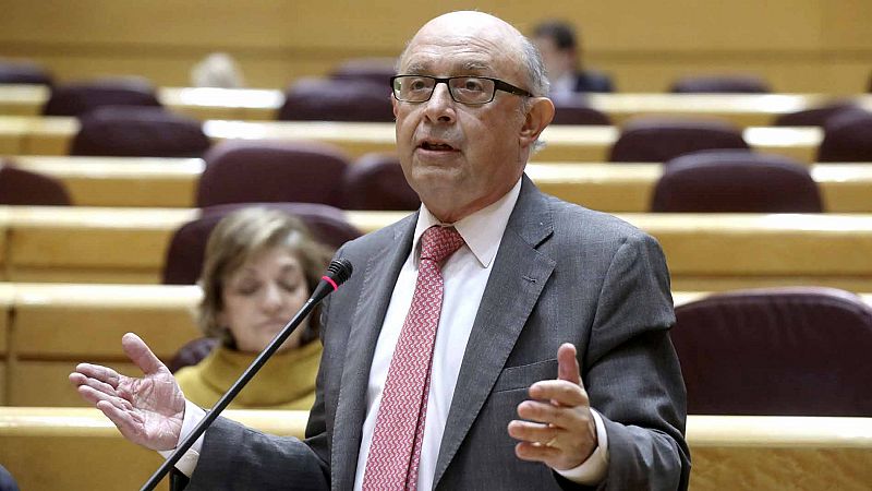 Montoro afirma que incluirá deducciones para personas mayores en el IRPF